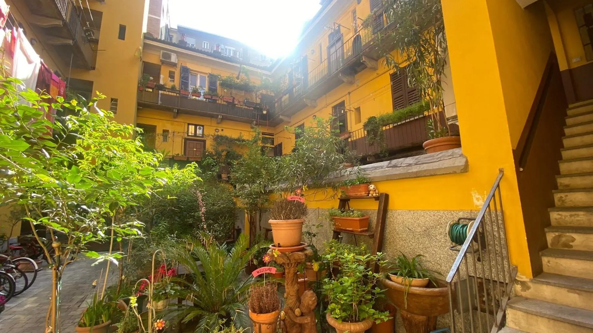Urban House - Charming Home Navigli Milan Center Apartman